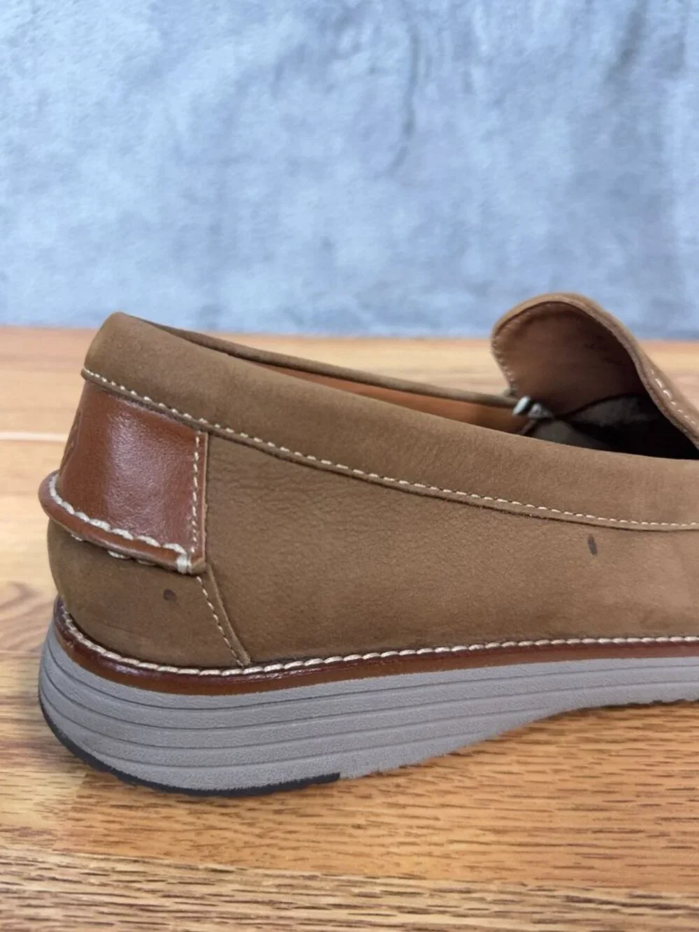 Johnston & Murphy Upton Perfed Venetian Loafer Men's 12M Snuff Nubuck Slip On